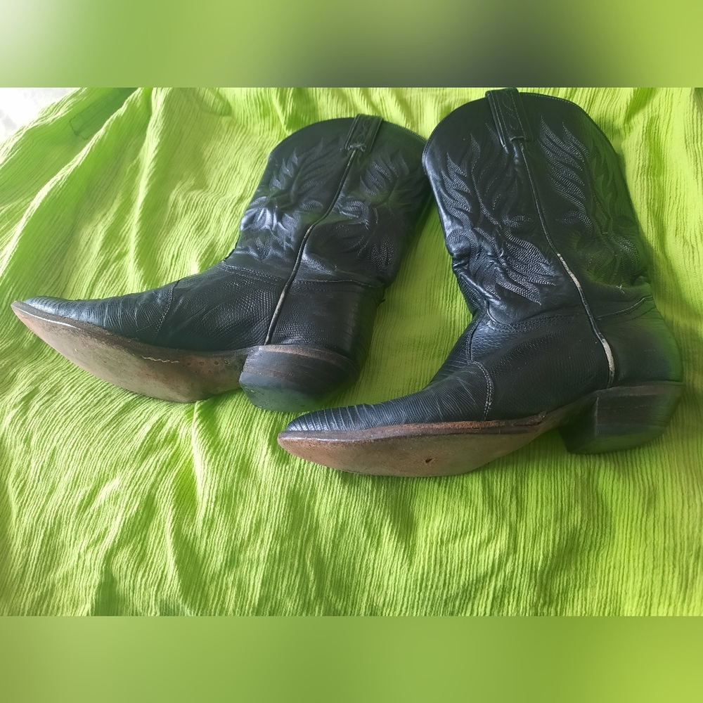 Tony Lama Pre-Owned size 8 Cowgirl Boots